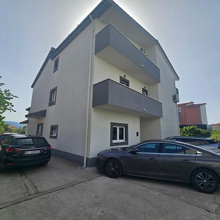 Apartmani Dianna Kaštela Екстериор снимка