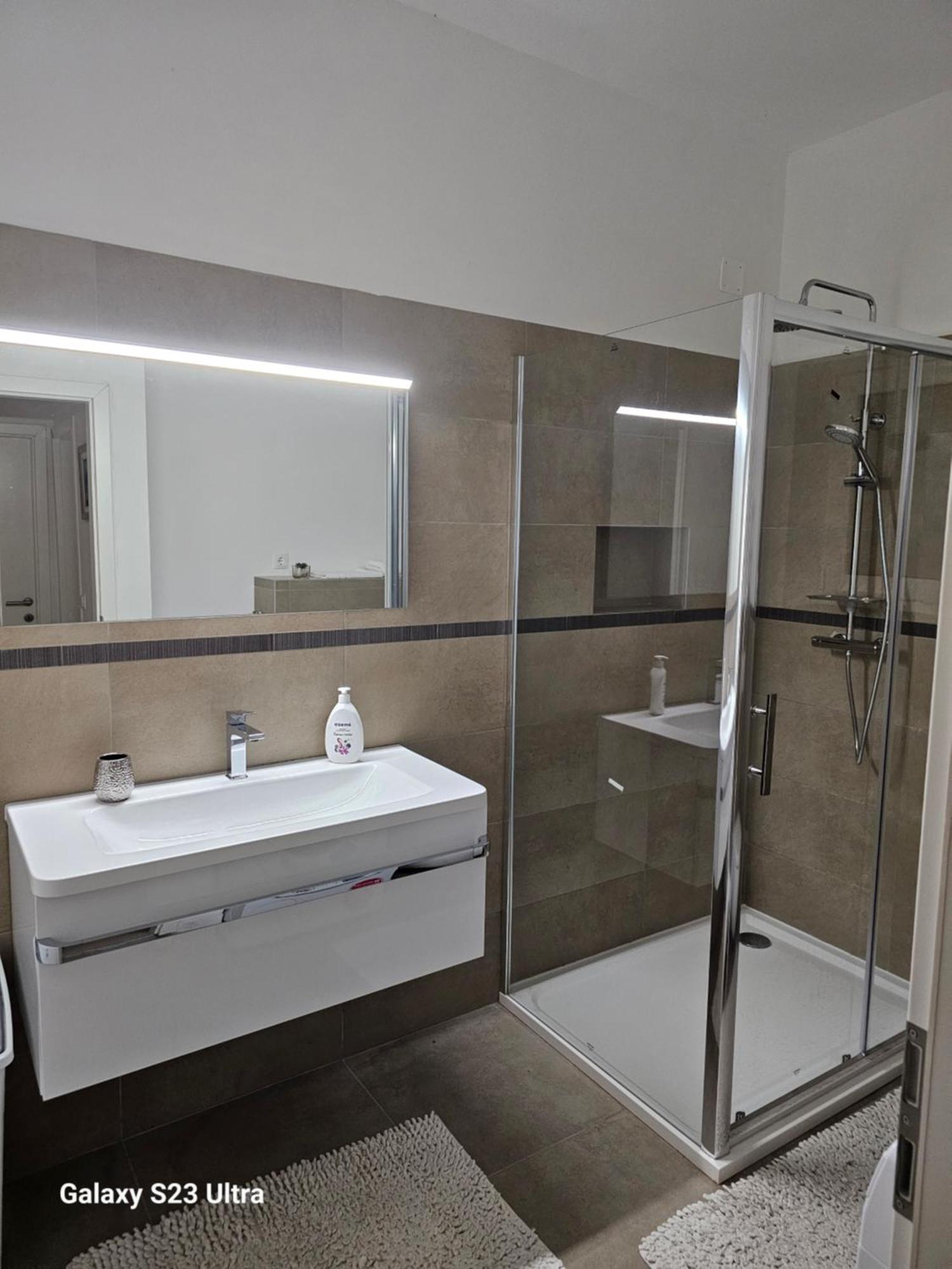 Apartmani Dianna Kaštela Екстериор снимка