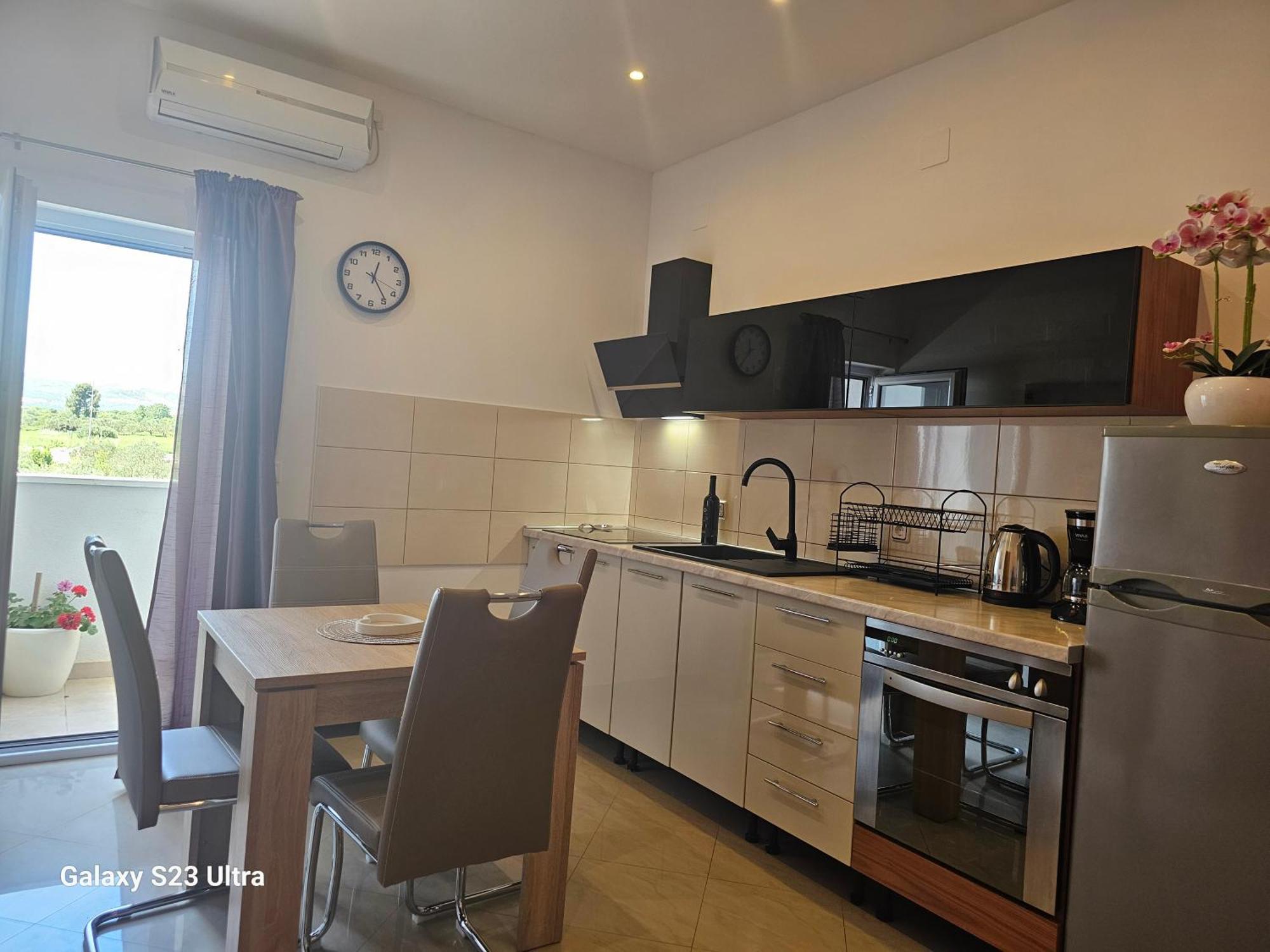 Apartmani Dianna Kaštela Екстериор снимка