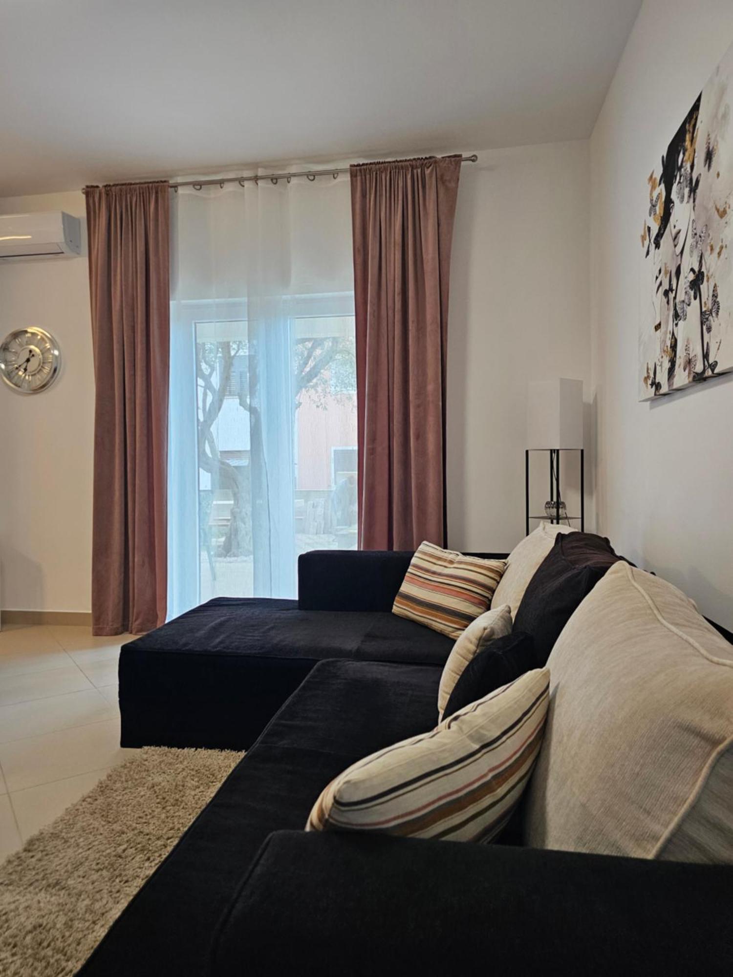 Apartmani Dianna Kaštela Екстериор снимка